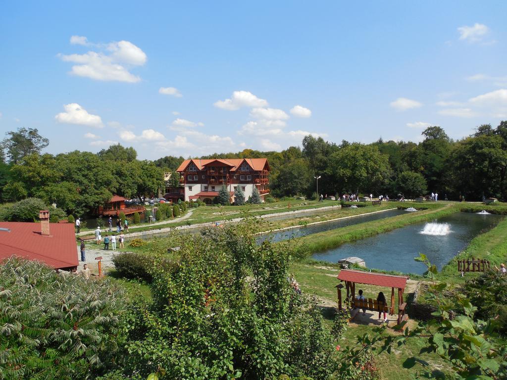 Complex Pastravaria Albota Arpaşu de Sus Exterior foto